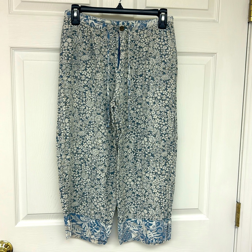 Kahala Printed Rayon Capris size 6